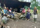 Perhutani Banyuwangi Barat Kompak dengan LMDH Lakukan Komsos Kepada Masyarakat Disekitar Hutan